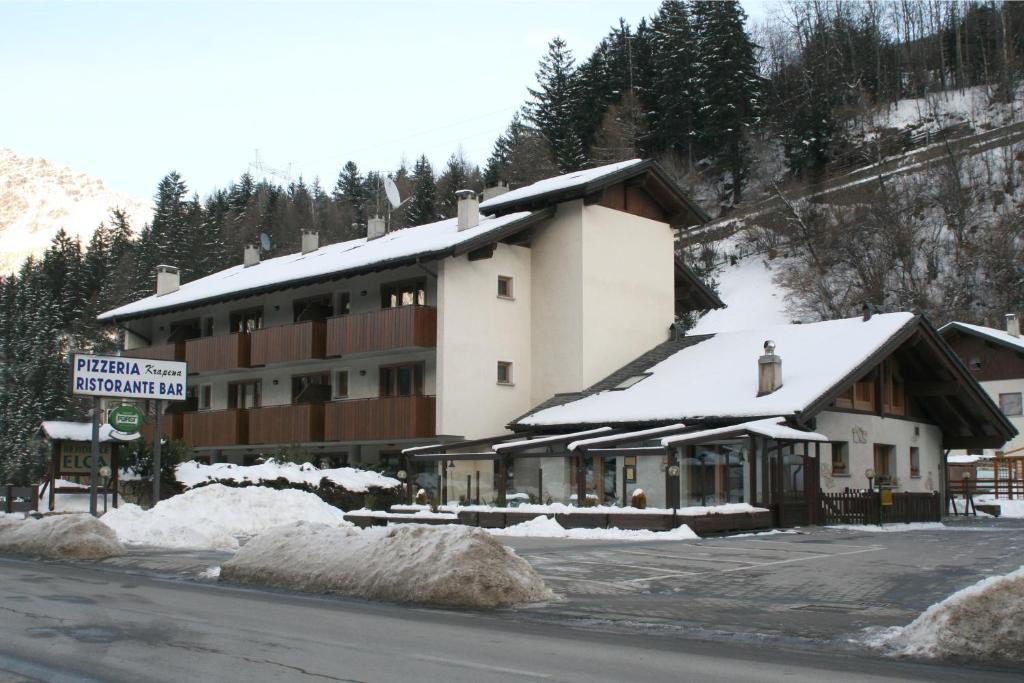 Residence Elga Valdisotto Buitenkant foto
