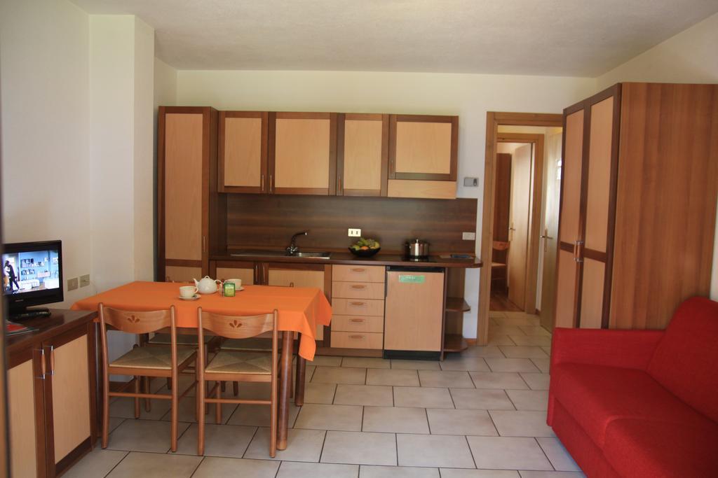 Residence Elga Valdisotto Buitenkant foto