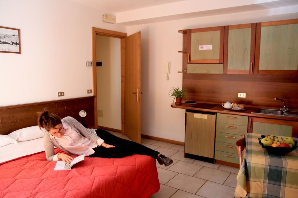 Residence Elga Valdisotto Buitenkant foto
